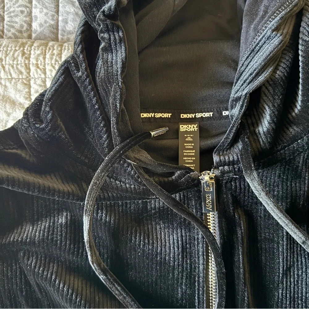 DKNY Sport Black Velvet Hoodie M EUC - Picture 2 of 8